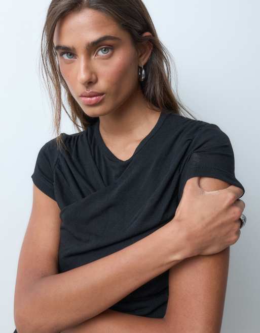 ASOS DESIGN top met gedrapeerde overslag voorkant in zwart, 3 van 5