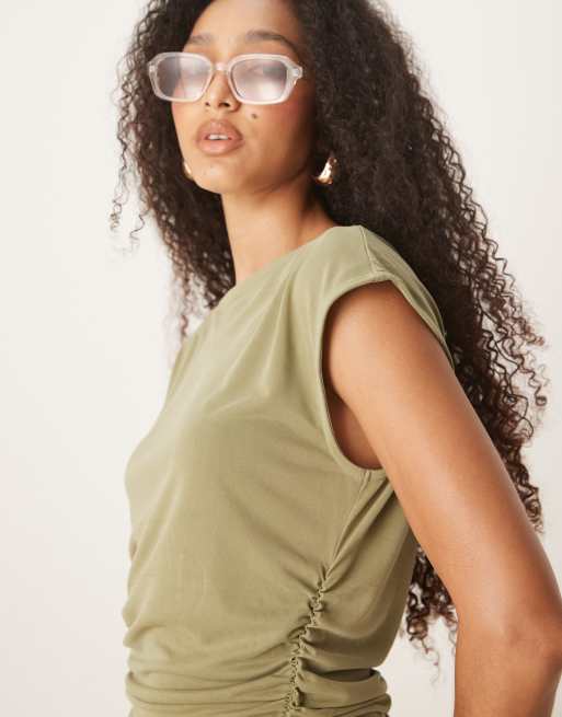 ASOS DESIGN - Top met gerimpelde zijkant en rechte hals in saliegroen, 2 van 4