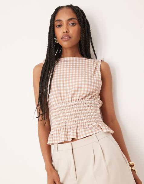 ASOS DESIGN - Top met gestrikte schouders, gesmokte taille en gingham ruit in bruin en wit - view 1