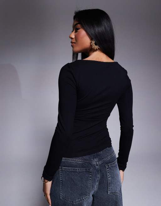 ASOS DESIGN - Top met hartvormige halslijn en opening in zwart, 3 van 4