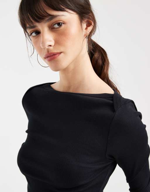 ASOS DESIGN - Top met lange mouwen, boothals en biezen in zwart, 2 van 4