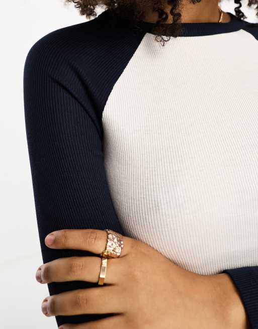 ASOS DESIGN - Top met lange raglanmouwen in marineblauw en wit, 2 van 4