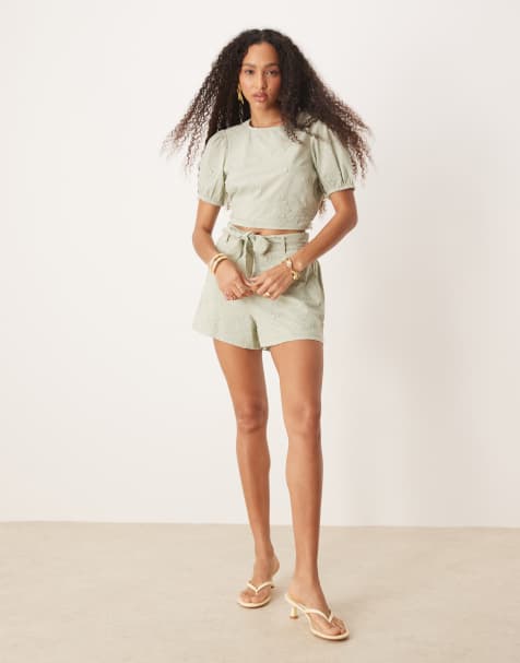 ASOS DESIGN - Top met open achterkant en 3D bloemenborduursels in groen, deel van co-ord set - view 1