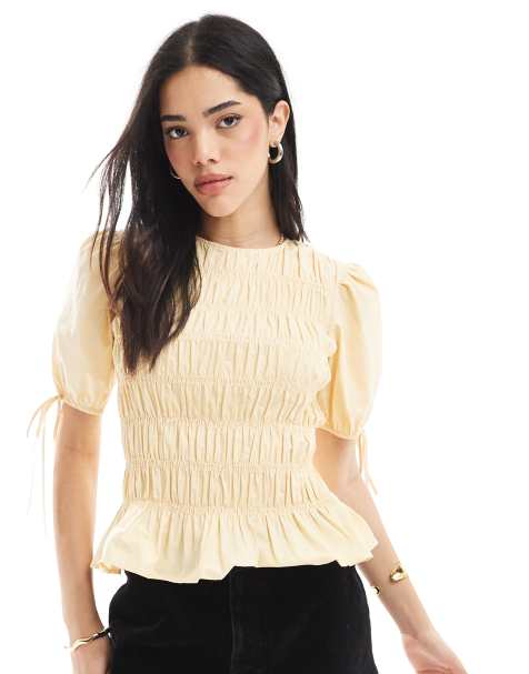 ASOS DESIGN - Top met pofmouwen en smokwerk in geel - view 1