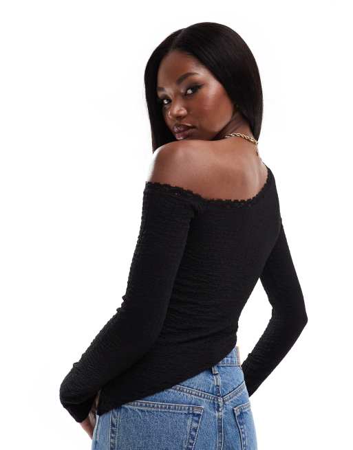 ASOS DESIGN - Top met textuur, blote schouder en kanten afwerking in zwart, 4 van 4