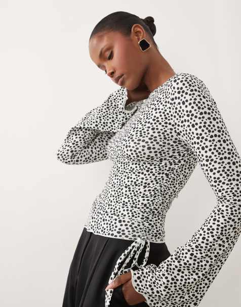 ASOS DESIGN - Top met trekkoord, uitlopende mouwen en stippenprint in zwart en wit - view 1