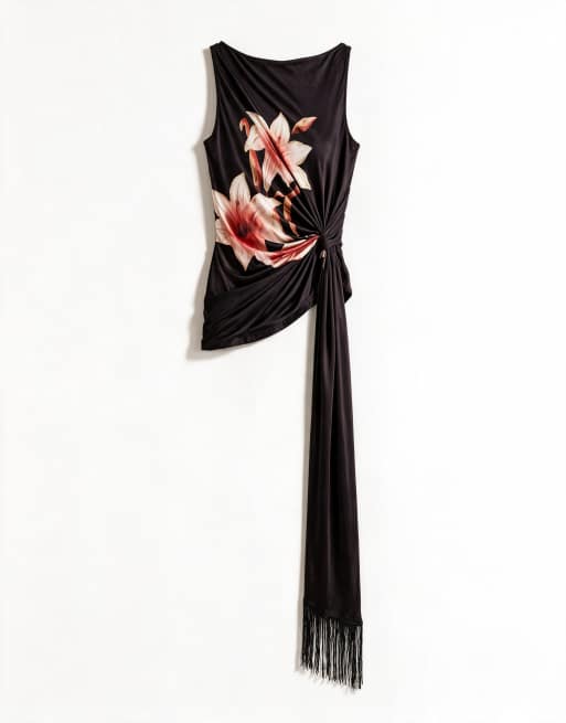 ASOS DESIGN Top mit Halterneck, Fransen-Placement und Blumenmuster in Schwarz, 5 von 7