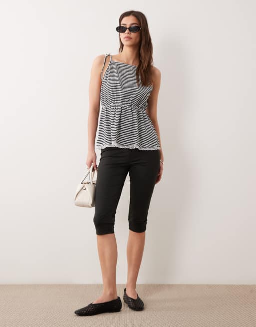 ASOS DESIGN - Top monocromatico a quadretti con finiture in pizzo in coordinato, 2 di 4