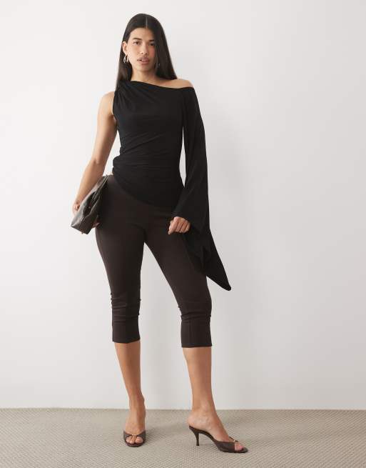 ASOS DESIGN top monospalla drappeggiato con maniche a pipistrello nero, 2 di 4