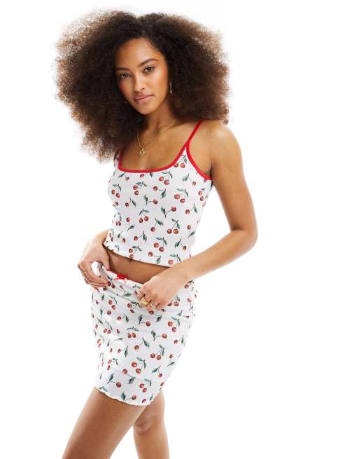 ASOS DESIGN – Top na ramiączkach w czerwone wisienki