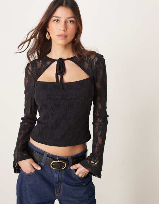 ASOS DESIGN - Top nero allacciato sul davanti con cut-out e maniche svasate