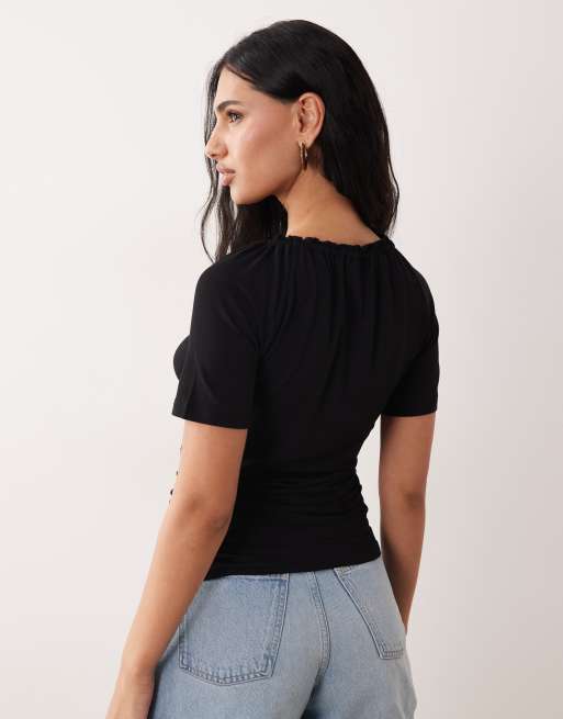 ASOS DESIGN - Top nero con maniche ad aletta e laccetti, 4 di 4