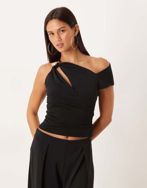 ASOS DESIGN - Top nero con spalla scoperta e dettaglio con cut-out - view 1