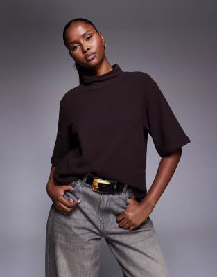 ASOS DESIGN - Top nervuré coupe carrée à col cheminée - Marron-Brown