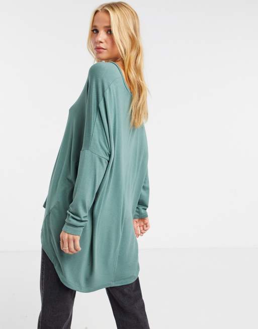 ASOS DESIGN - Top oversize a coste drappeggiato nero con scollo a V e maniche ad ali di pipistrello kaki, 2 di 4