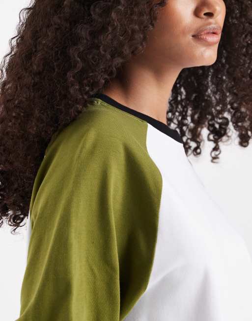 ASOS DESIGN - Top oversize a maniche lunghe raglan verde e bianco, 4 di 4
