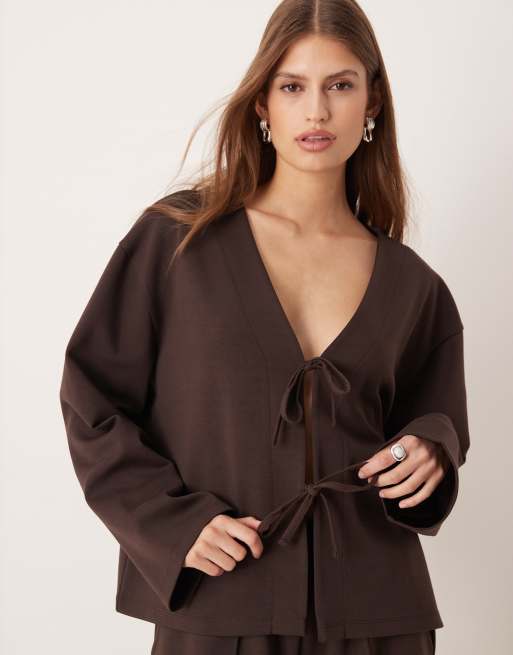 ASOS DESIGN - Top oversize color cioccolato in tessuto interlock con fiocchi allacciati