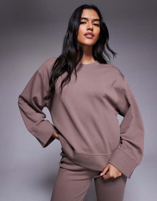 ASOS DESIGN – Top oversize z okrągłym dekoltem z materiału interlock w ciemnym brązowoszarym kolorze