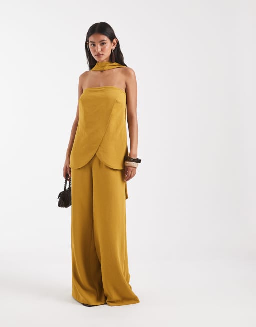 ASOS DESIGN - top palabra de honor de traje con detalle de pañuelo en dorado, 3 de 4