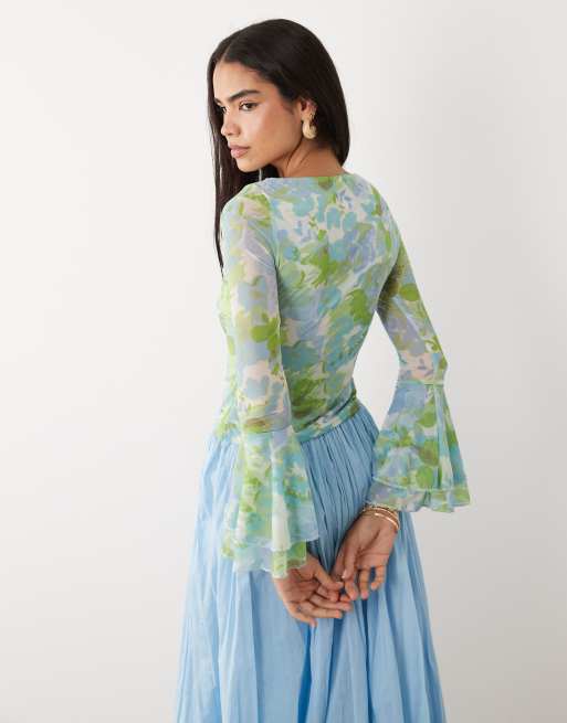 ASOS DESIGN - Top près du corps en tulle à manches longues évasées - Bleu à fleurs, 3 de 4