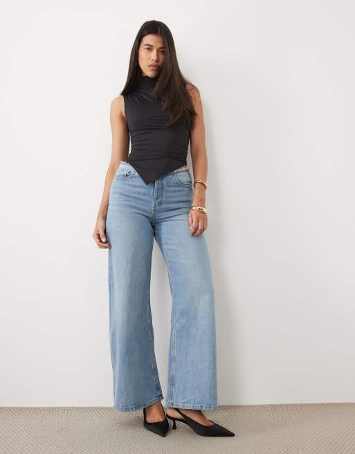 ASOS DESIGN - Top raccolto accollato con orlo asimmetrico nero, 2 di 4