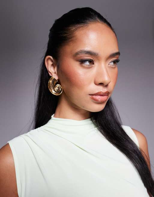 ASOS DESIGN - Top raccolto accollato con orlo asimmetrico verde pastello, 3 di 4