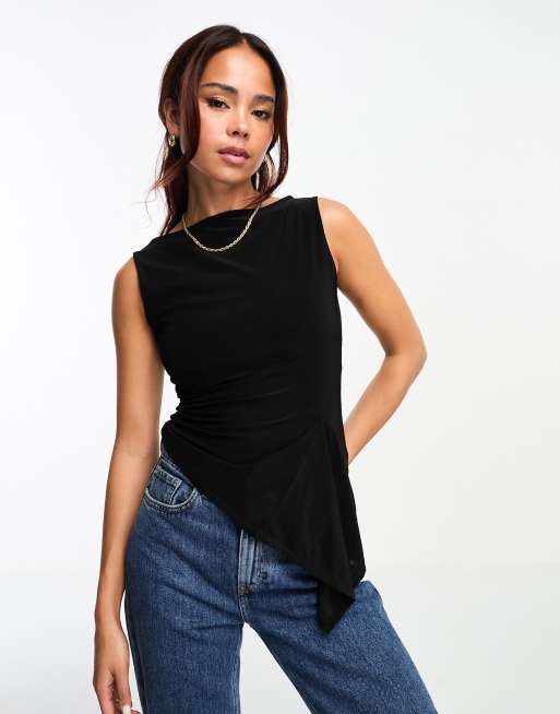 ASOS DESIGN - Top senza maniche con scollo a barchetta nero con volant stile godet