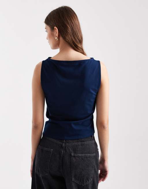 ASOS DESIGN - Top senza maniche in cotone blu navy con scollo a barchetta e fondo asimmetrico, 4 di 4