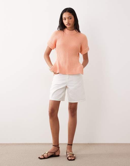ASOS DESIGN - Top senza maniche in maglia a maniche corte con scollo imbottito e spacco laterale color pesca