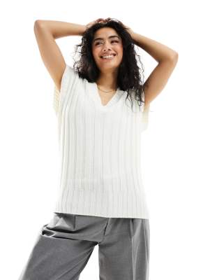 ASOS DESIGN - Top senza maniche oversize in maglia a coste larghe crema