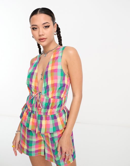 ASOS DESIGN - Top senza maniche stropicciato allacciato sul davanti a quadretti multicolore in coordinato