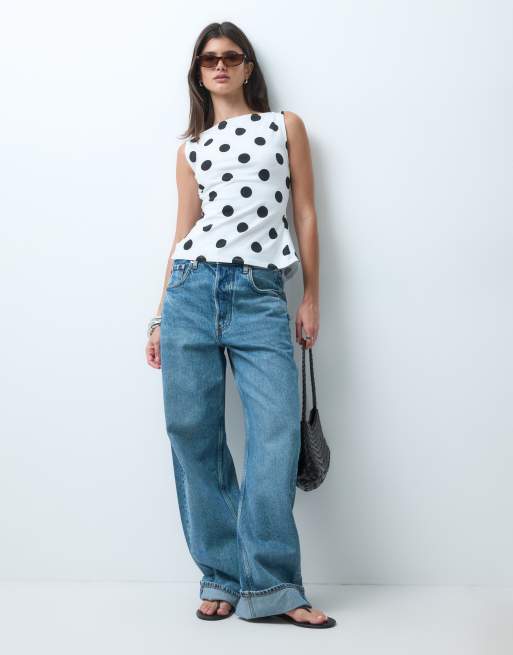 ASOS DESIGN - Top sin mangas con estampado de lunares, cuello barco y lazada en la espalda, 2 de 4