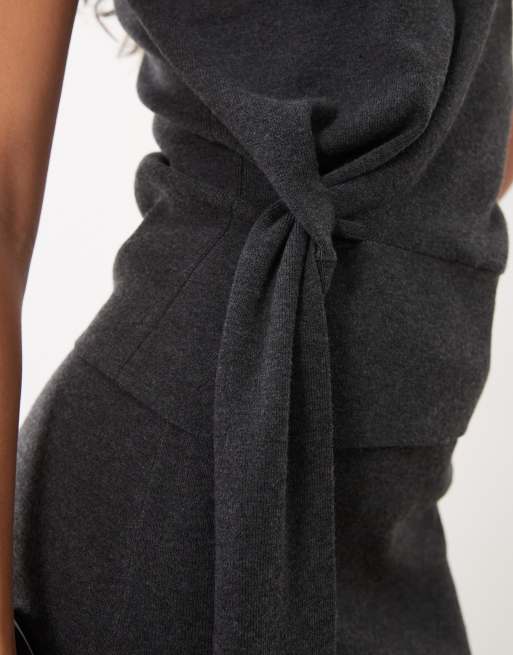 ASOS DESIGN - top sin mangas cruzado con lazada delantera de conjunto en gris carbón, 3 de 4