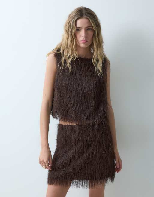 ASOS DESIGN top sin mangas de pelo suave en color chocolate, 3 de 4