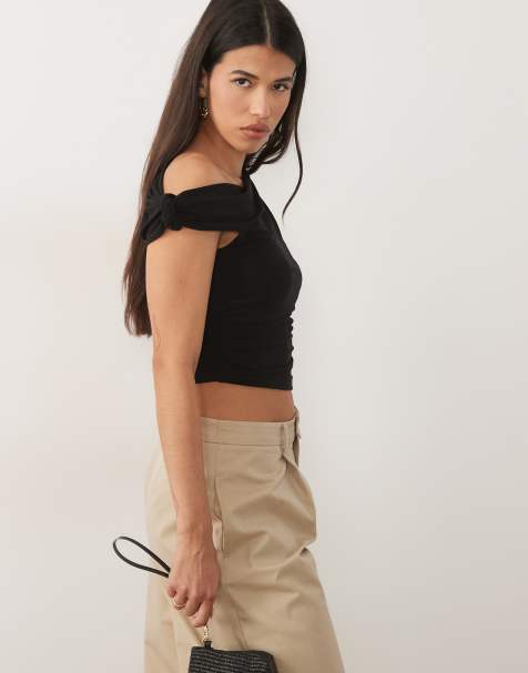 ASOS DESIGN - Top sinuoso nero con spallina annodata e orlo asimmetrico - view 1