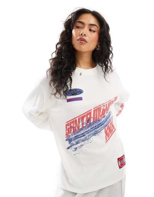 ASOS DESIGN - Top skater a maniche lunghe color crema con grafica 