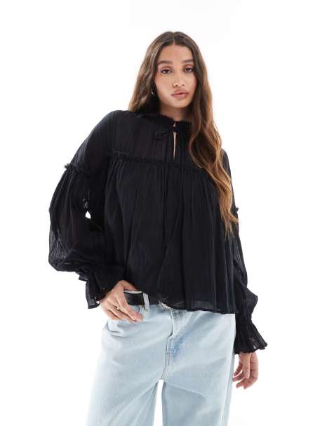 ASOS DESIGN - Top smocké et froissé à manches longues avec liens à l'encolure et volants - Noir - view 1