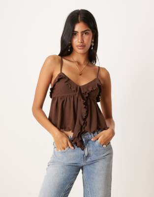 ASOS DESIGN - Top smocké texturé à volants et bretelles fines - Marron