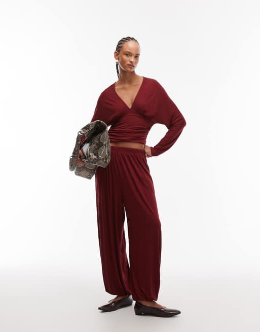 ASOS DESIGN - Top souple d'ensemble à manches longues et col V avec détails à la taille - Bordeaux, 2 de 4