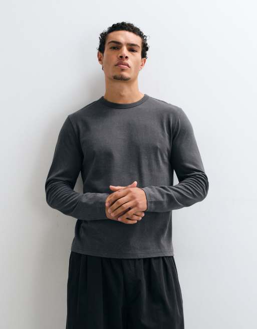 ASOS DESIGN top squadrato regular slavato a maniche lunghe con stampa a ferro di cavallo in antracite, 4 di 5