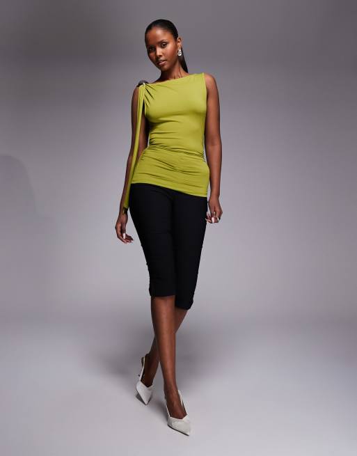 ASOS DESIGN - Top stile foulard verde con finiture in metallo, 2 di 4