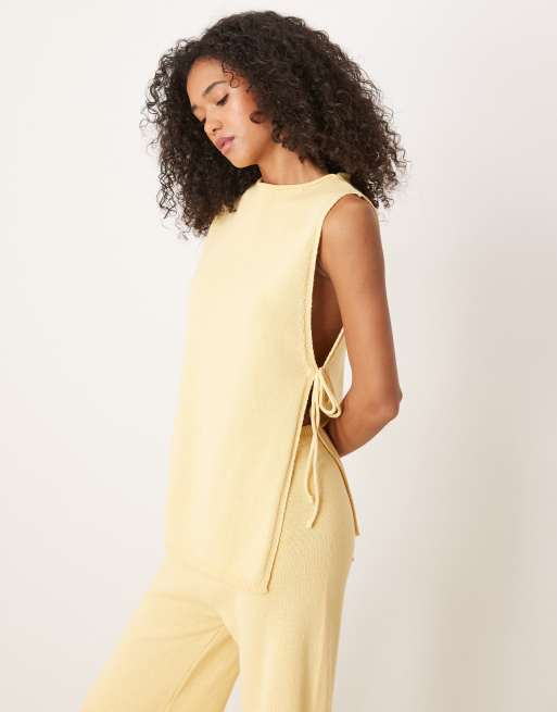 ASOS DESIGN - Top taglio lungo color latticello con dettaglio laterale in coordinato