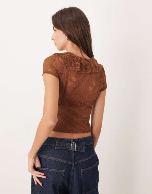ASOS DESIGN - Top testurizzato color cioccolato in pizzo con volant sul davanti, 4 di 4