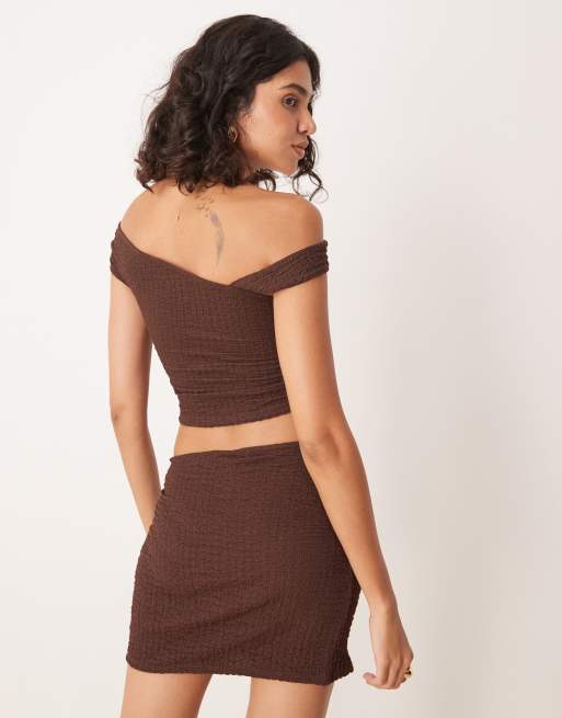 ASOS DESIGN - Top texturé asymétrique d'ensemble avec finition fantaisie - Chocolat, 4 de 4