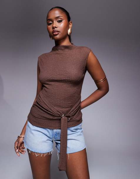 ASOS DESIGN - Top texturé sans manches à encolure montante et détail en métal - Crème - view 1
