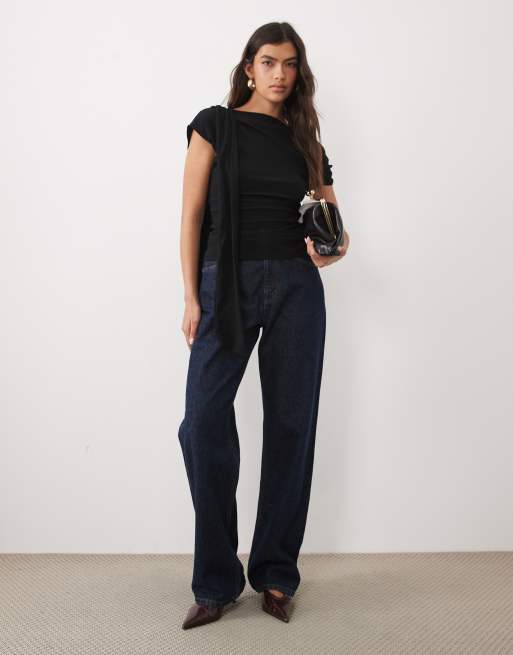 ASOS DESIGN top texturizado con cuello tipo bufanda y hombros caídos en negro, 1 de 4