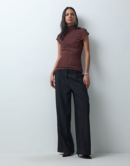 ASOS DESIGN top transparent à col montant et manches courtes avec détails de couture couleur chocolat, 2 de 4