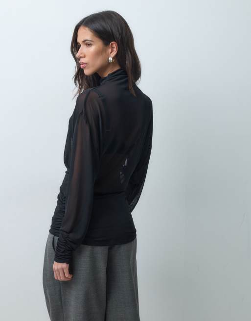 ASOS DESIGN top trasparente con maniche a pipistrello, collo alto e maniche arricciate nero, 4 di 4