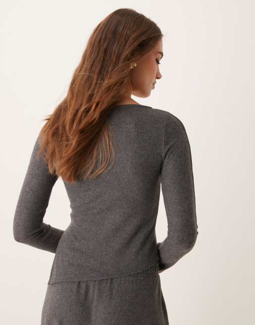 ASOS DESIGN - Top ultra-doux avec encolure bateau et manches à boutons-pression - Gris chiné, 4 de 4