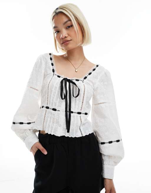 ASOS DESIGN - Top van broderie met vierkante hals en ingezette linten in wit, 3 van 4